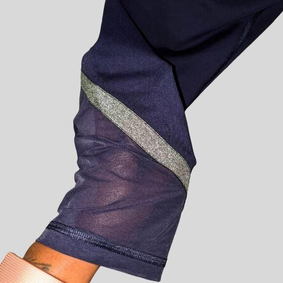 Victoria’s Secret Sport Capri Leggings Womens Size Medium Blue Silver Athleisure - Picture 5 of 10